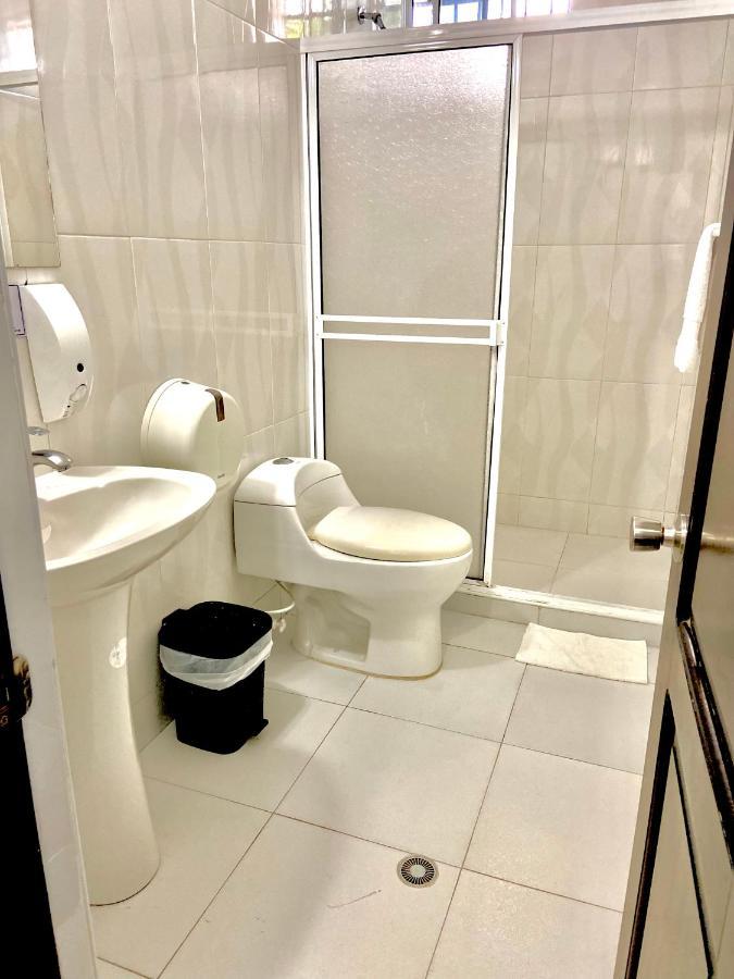 Hotel Parque De Los Novios Inn ซันตามาร์ตา ภายนอก รูปภาพ